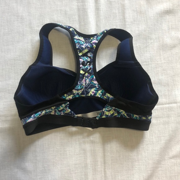 Victoria Secret sports bra 34B - Picture 2 of 5